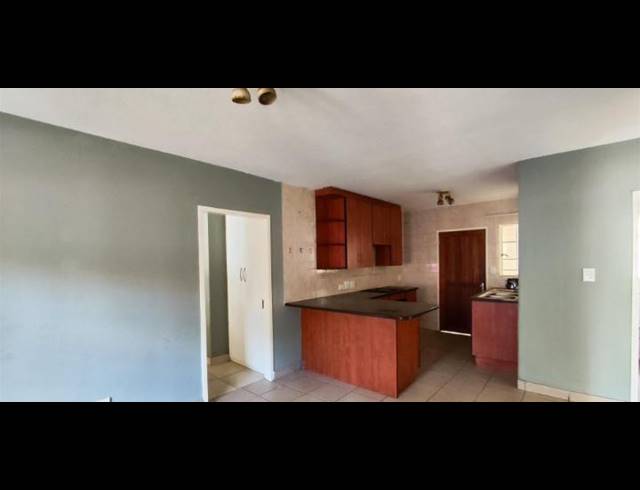 3 BEDROOM APARTMENT FOR SALE IN KLIPPOORTJE